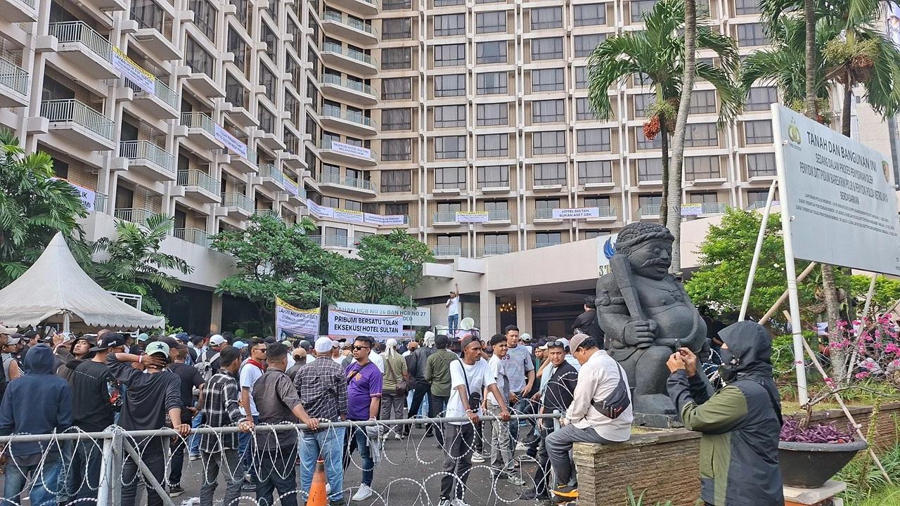 Hotel Sultan Dieksekusi Hari Ini, Kawat Berduri hingga Pengamanan Berlapis Dilakukan Polisi dan TNI