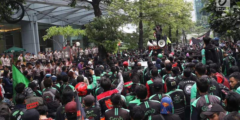 Ratusan Pengemudi GrabBike Gelar Unjuk Rasa