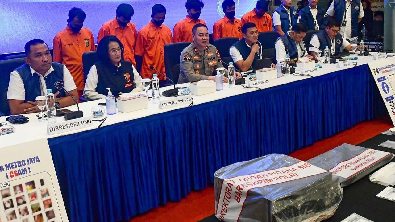 Admin Grup Facebook Fantasi Sedarah ditangkap