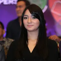 Dalam sinetron terbaru, Citra Kirana memerankan cewek Maudy. Tampil berbeda dari peran sebelumnya. Peran jadi guru ngaji, jadi penyanyi dangdut sekarang menjadi anak gaul. Sinetron terbarunya berjudul Tuhan Beri Kami Cinta. (Deki Prayoga/Bintang.com)
