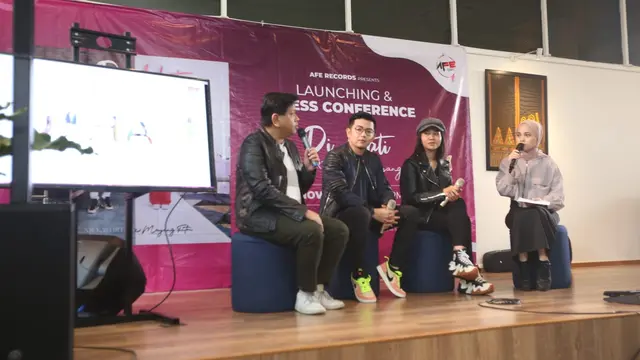 Mayang Fitri dan Nicky Tirta