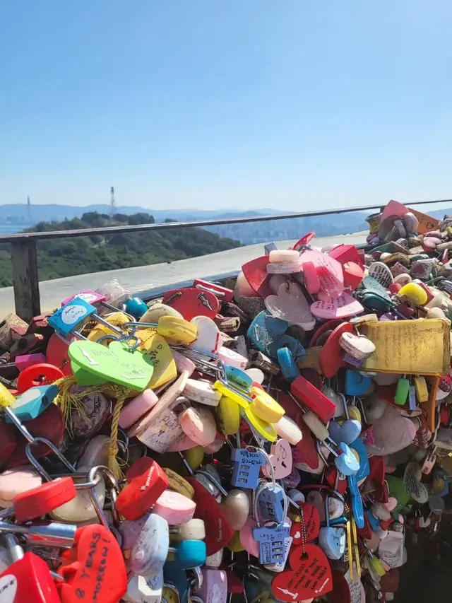 [Fimela] Ayu Ting Ting di Korea