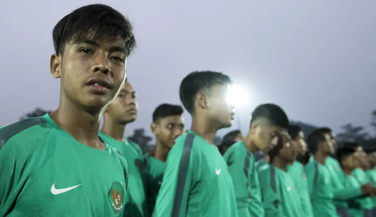 Kapten Timnas Indonesia U-16, David Maulana, saat mengikuti acara pelepasan di Stadion Atang Sutresna, Jakarta Timur, Rabu (12/9/2017). Timnas U-16 akan mengikuti kualifikasi Piala AFC U-16. (Bola.com/Vitalis Yogi Trisna)