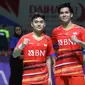 Ganda putra Indonesia, Leo Rolly Carnando/Daniel Marthin berpose setelah mengalahkan pasangan China, Xie Hao Nan/Zheng Wei Han pada babak 16 besar Indonesia Masters 2024 di Istora Senayan, Jakarta, Kamis (25/1/2024). Leo/Daniel menang dengan skor 21-16, 21-17. (Bola.com/M Iqbal Ichsan)