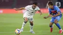 Laga kedua timnas berlangsung ketat sejak menit awal pertandingan. (Liputan6.com/Helmi Fithriansyah)