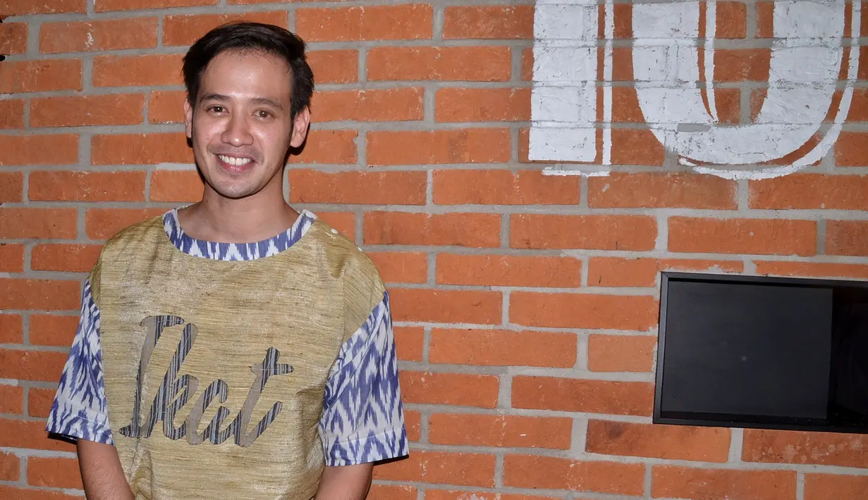 Sambutan antusias ketika kembali mendapat tawaran akting. Suami Gya Sadiqah itu, berharap kembalinya ke seni peran bisa kembali dicap sebagai aktor. Beberapa alasan ia kembali menekuni karier yang mengangkat namanya tersebut. (Adrian Putra/Bintang.com)