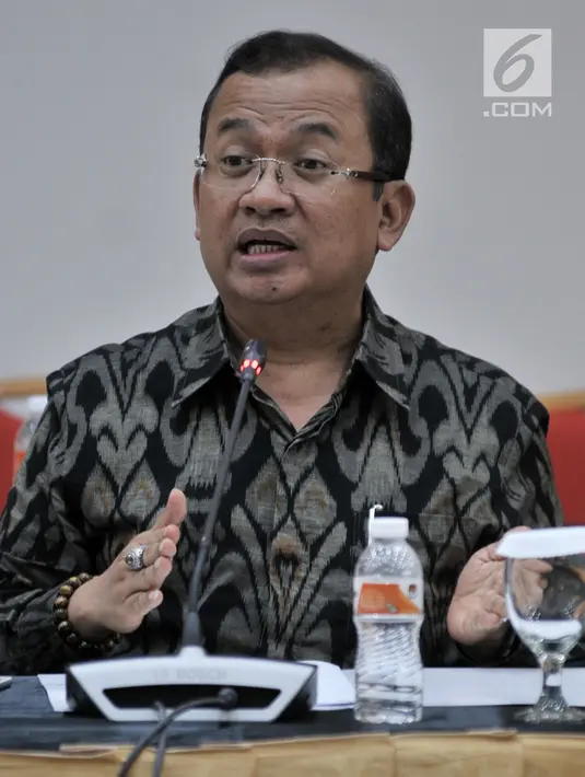 Wakil Ketua Badan Pemenangan (BPN) Prabowo-Sandi Priyo Budi Santoso memberikan keterangan usai menggelar rapat finalisasi debat capres-cawapres pertama di Gedung KPU, Jakarta, Senin (7/12). (Merdeka.com/ Iqbal S. Nugroho)