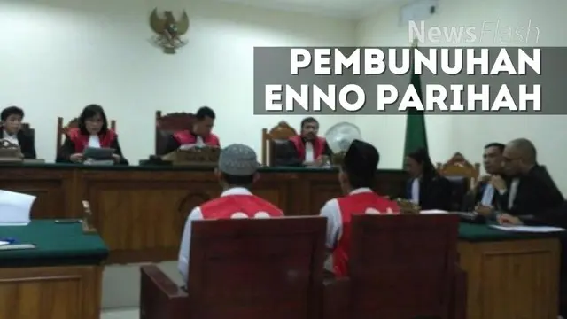 Dua terdakwa pembunuh Enno Parihah (18) yang tewas dengan cangkul di tubuhnya, menjalani sidang perdana di Pengadilan Negeri Tangerang, Banten. 