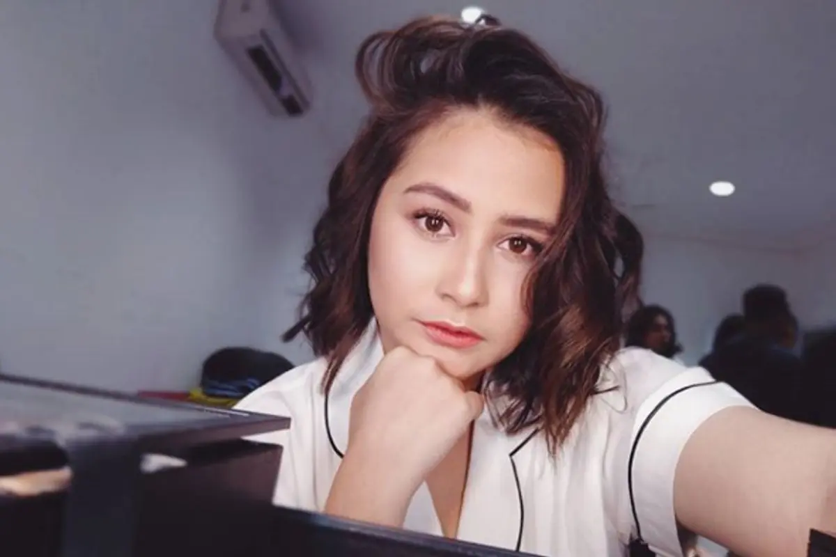 Kelihatan Dewasa, Prilly Latuconsina dengan Gaya Rambut Terbaru