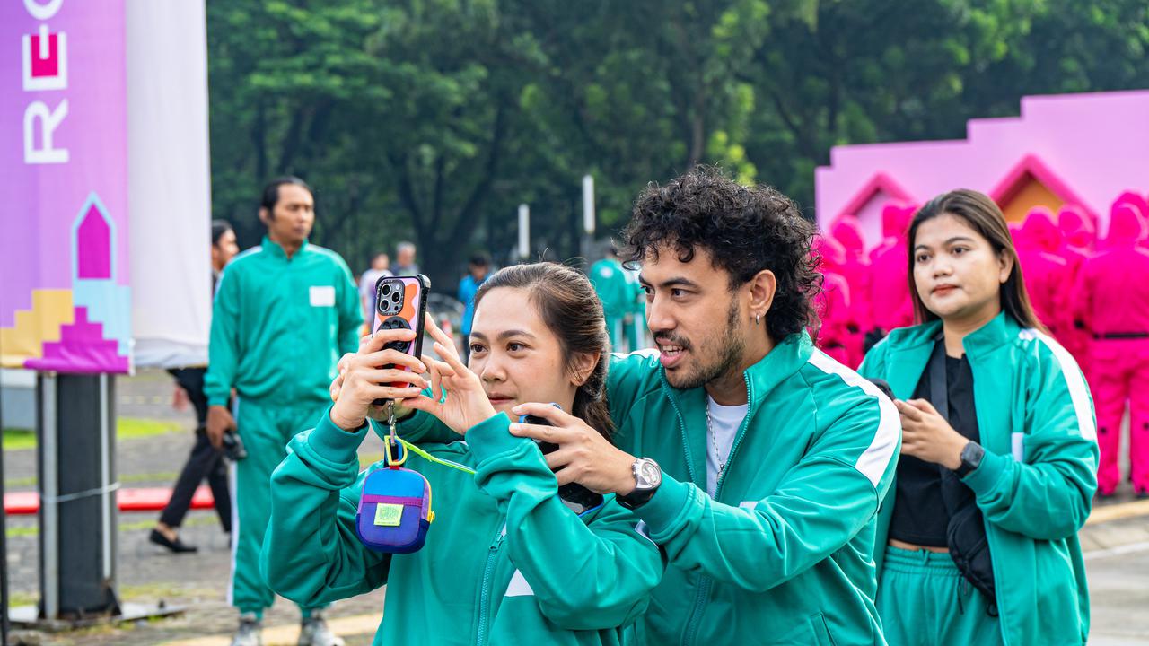 Lebih dari 900 Penggemar 'SQUID GAME' Bermain Red Light Green Light di GBK bersama Para Atlet Terbaik Indonesia