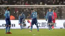 Pemain anyar Arsenal, Henrikh Mkhitaryan (tengah) terlihat kecewa saat timnya kalah dari Swansea City pada lanjutan Premier League di Liberty Stadium, Swansea, Wales, (30/1/2018). Arsenal kalah 1-3. (Nick Potts/PA via AP)