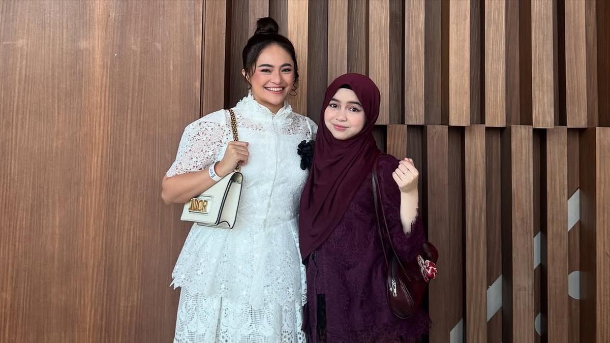 10 Outfit Artis Wanita di Acara Perpisahan Sekolah Anak 2025, Inspirasi Gaya