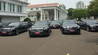 Istana Kepresidenan menyewa mobil Marcedes Benz untuk perwakilan negara yang akan menghadiri pelantikan presiden. (Merdeka.com)