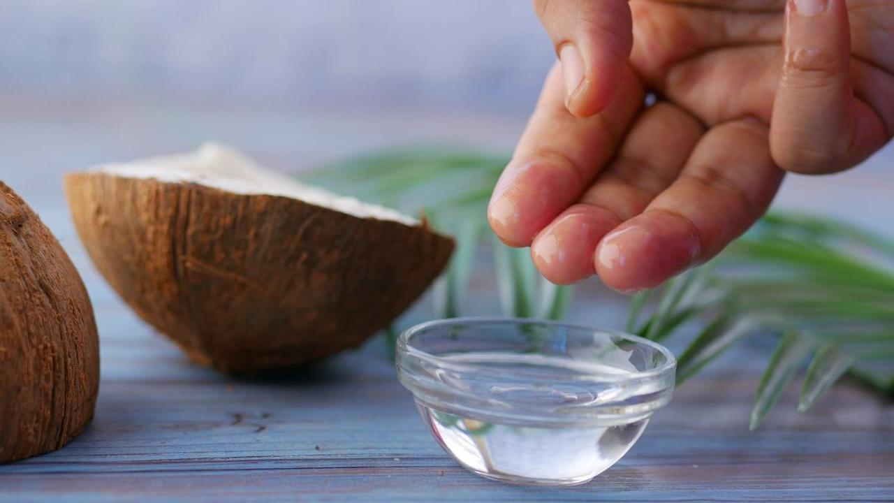7. Minyak kelapa