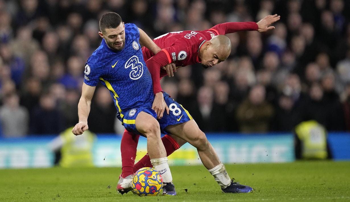 Tempo permainan di babak kedua cenderung menurun, namun masih diwarnai dengan beberapa peluang emas dari kedua kubu. Hingga akhir laga, skor tetap menunjukkan angka dua sama. Hasil imbang ini membuat Chelsea berada di posisi kedua klasemen dengan selisih satu poin dari Liverpool. (AP/Matt Dunham)