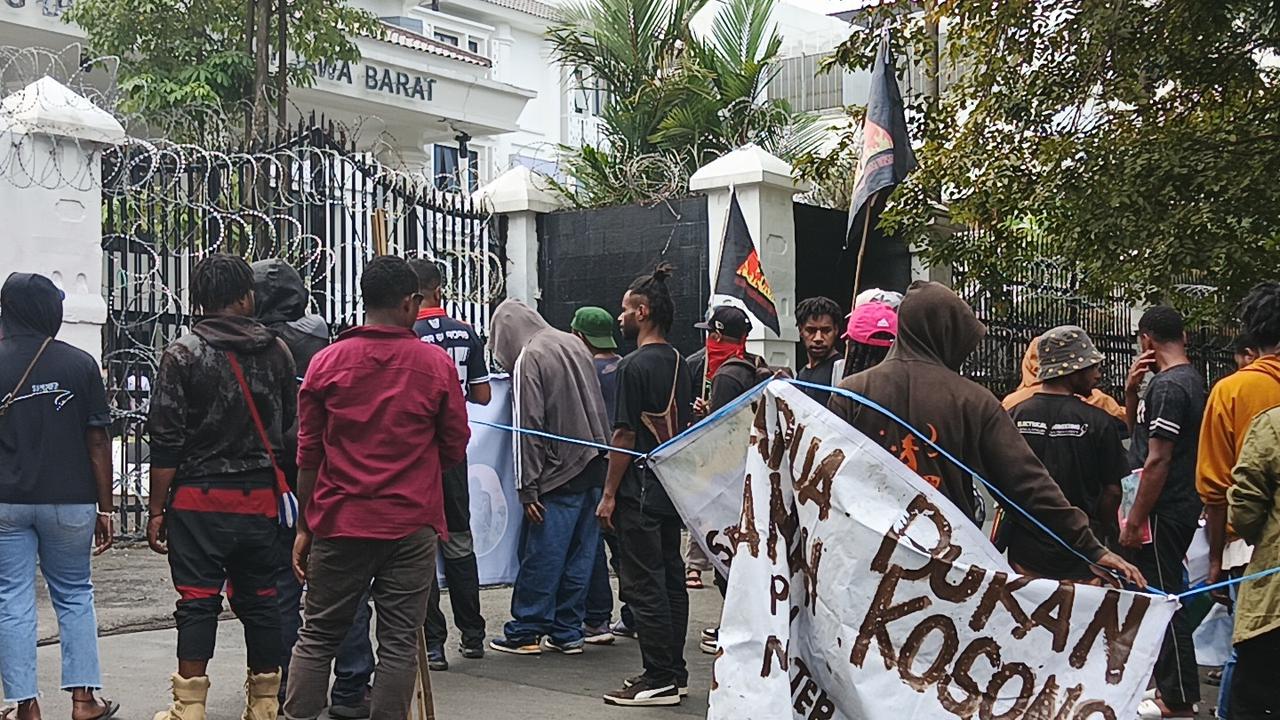 Mahasiswa Papua Desak Izin Tambang PT GAG Nikel di Raja Ampat Segera Dicabut