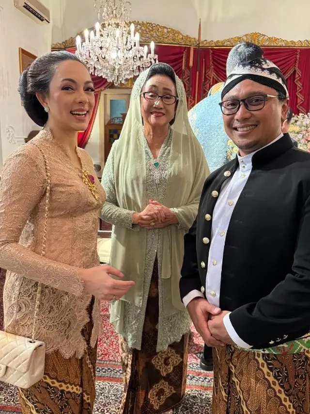 Reisa Broto Asmoro berkebaya (Instagram/reisabrotoasmoro)