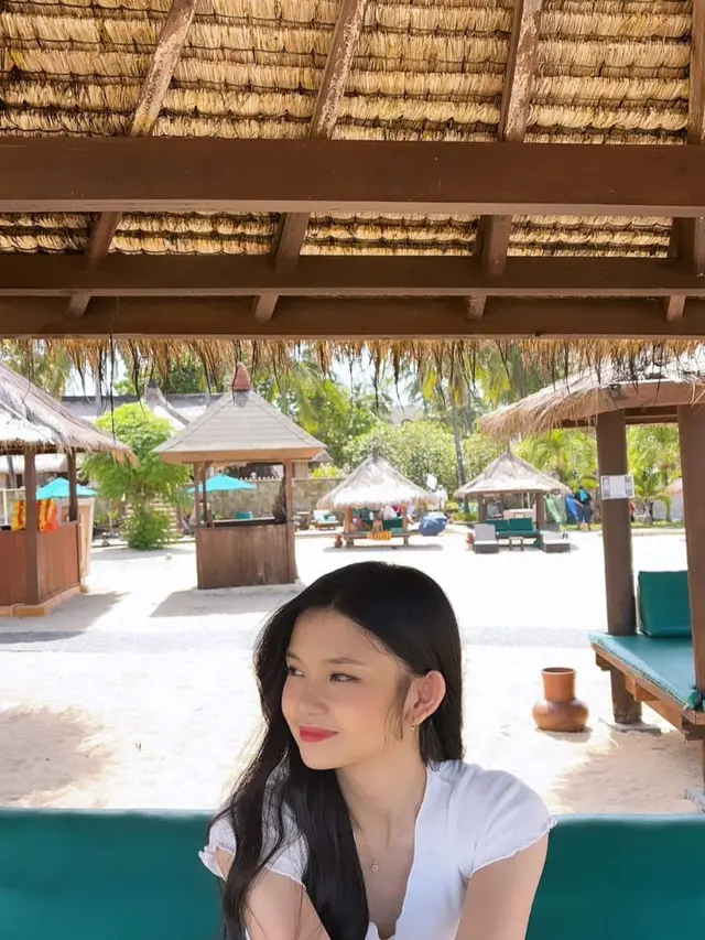 9 Potret Member JKT48 Liburan Sekaligus Syuting MV di Lombok