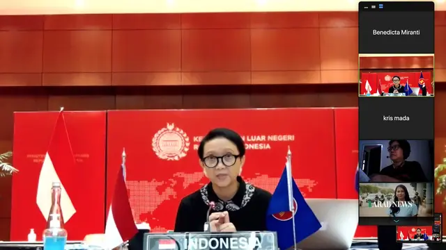 Menlu Retno dalam press briefing mengenai pertemuan virtual antara Menlu ASEAN-AS dengan awak media pada Kamis 23 April 2020.