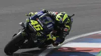 Valentino Rossi mampu memperbaiki catatan waktu lap di MotoGP Argentina (AFP)