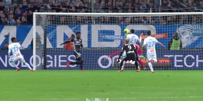 VIDEO: Bek Marseille Adil Rami Cetak Gol Bunuh Diri dengan Wajahnya