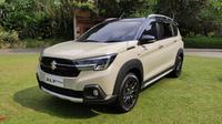 Savana ivory - Black menjadi pilihan warna baru new Suzuki XL7 Hybrid. (Septian/Liputan6.com)