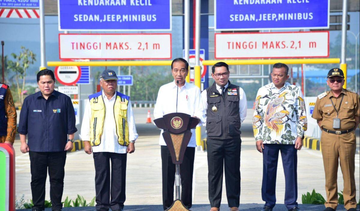 Kemudian, Presiden Jokowi pun bertanya kembali apakah waktu yang dimiliki Erick cukup untuk menarik simpati masyarakat