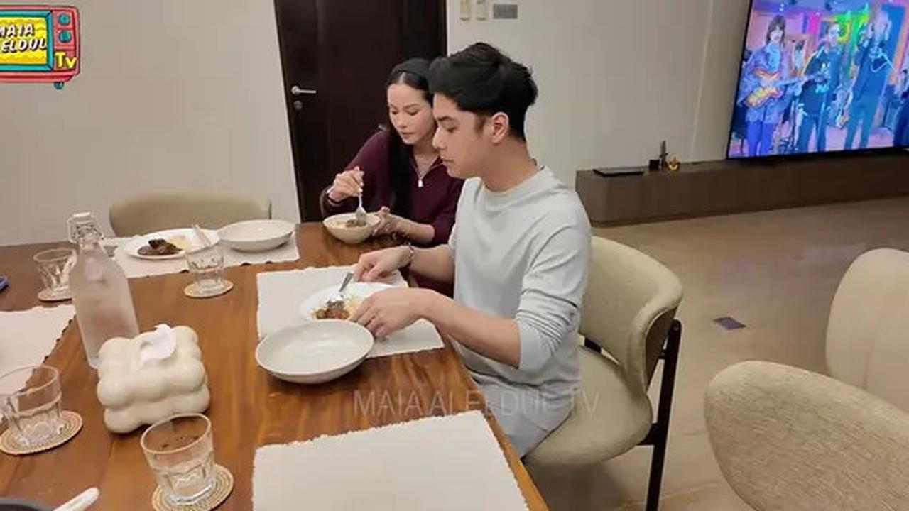 6 Foto Interior Dapur Rumah Al Ghazali dan Alyssa Daguise, Kombinasi Warna & Lightingnya Mewah