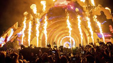 Penampilan Travis Scott di Astroworld Music Festival. (Amy Harris/Invision/AP)