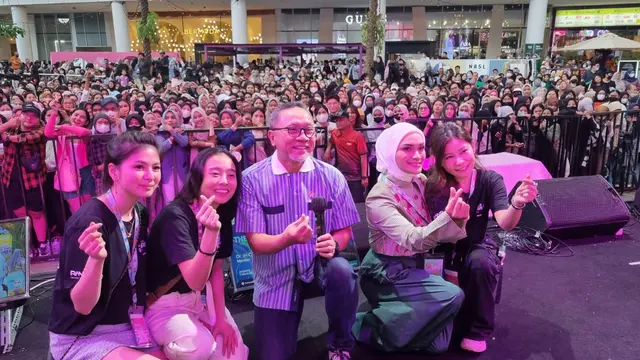 Putri Zulkifli Hasan, founder ZGLOW Aesthetics Clinic turut hadir dalam pembukaan The Girl Fest