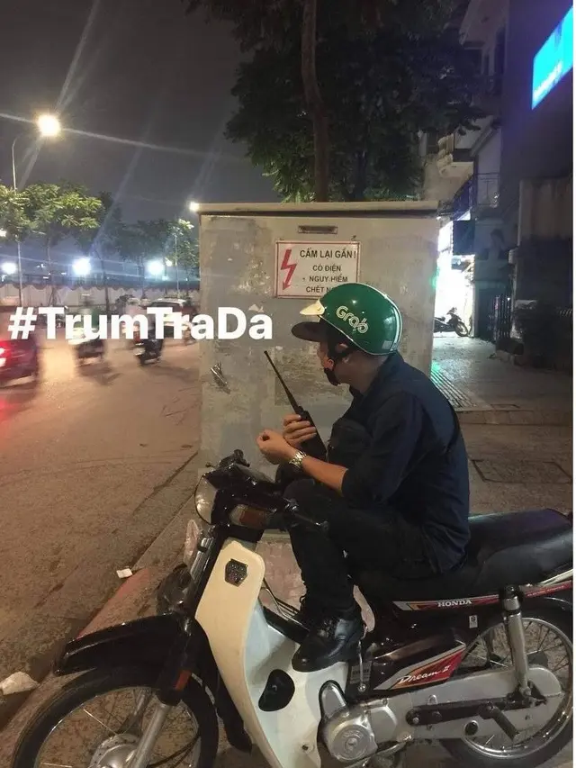 Gaya Kocak Driver Ojek Online Saat Usaha Cari Penumpang Ini Bikin Tepuk Jidat