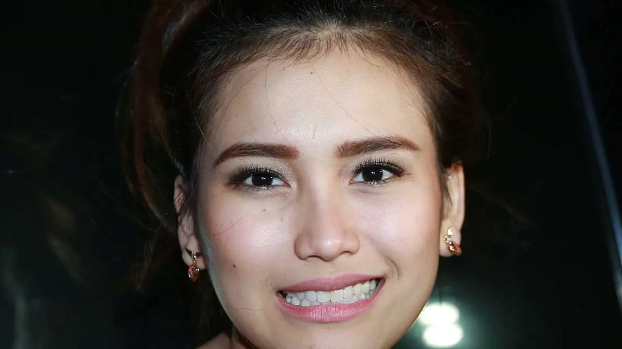 [Bintang] Ayu Ting Ting