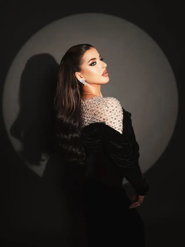 Pesona Tasya Farasya dengan Riasan Bold Penuh Karakter, Bak Finalis Miss Universe