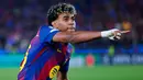 Gol bersejarah tersebut dicetak Yamal melalui titik penalti menjelang akhir babak pertama saat Barcelona menjamu Newcastle pada leg kedua babak 16 besar di Camp Nou. (AP Photo/Joan Monfort)