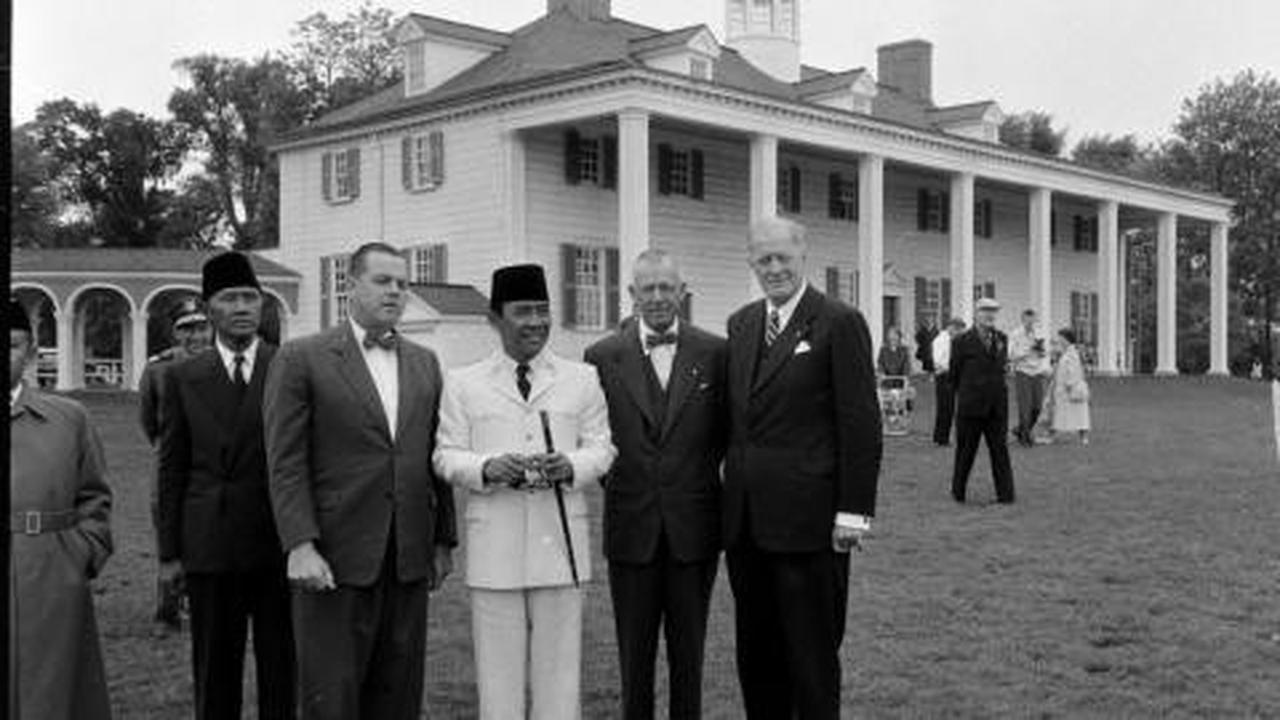 Pusaka Bung Karno, dari tongkat hingga keris Singosari