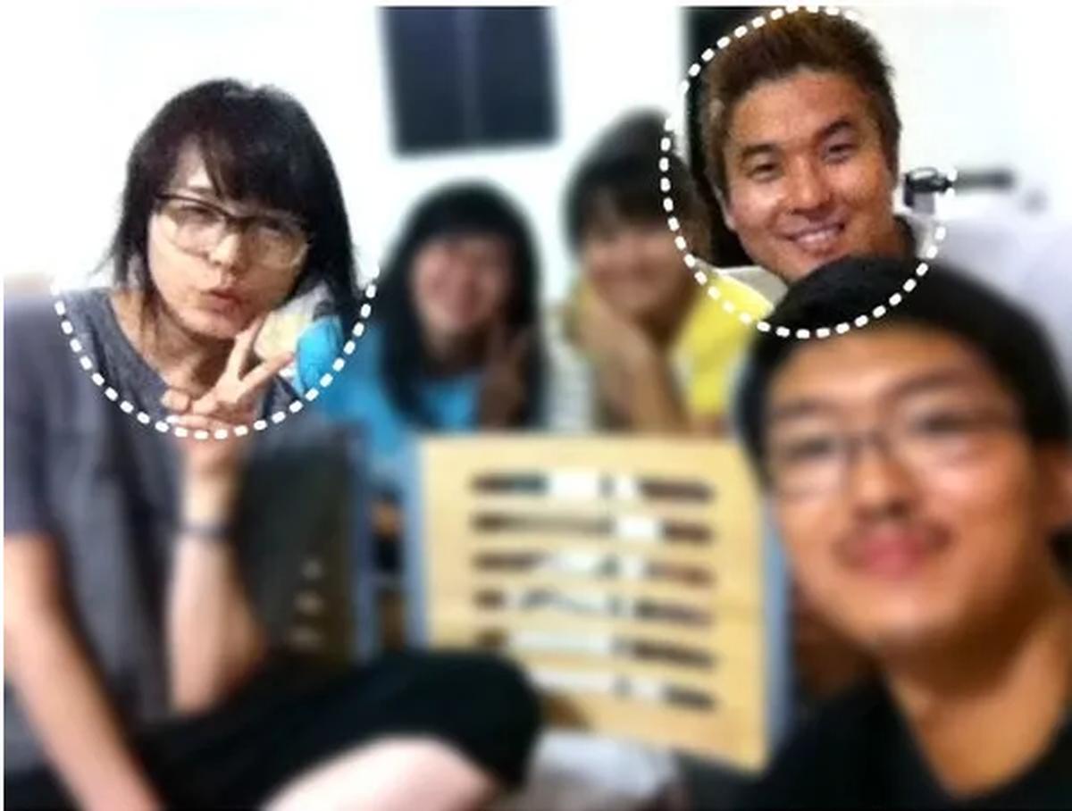 Sunye dan tunangannya, tampak cocok? Â©soompi.com