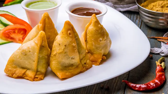 samosa lumpia tumpeng pastel