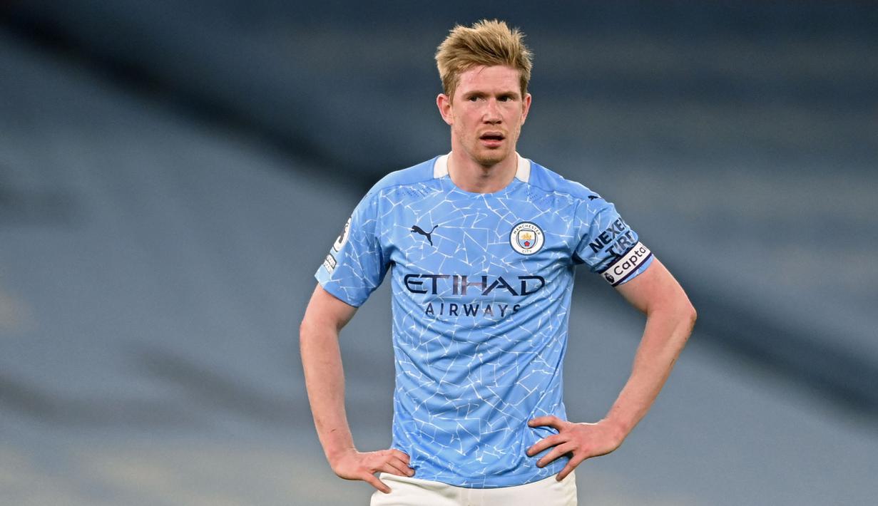 Kevin De Bruyne kesulitan mendapatkan performa terbaiknya bersama Manchester City akibat cedera. Ia hanya mencetak 5 gol dan 1 assist musim ini. Hal tersebut diduga menjadi faktor utama penurunan nilai pasarnya, yaitu sebesar 10 juta euro atau 161 miliar rupiah. (AFP/Laurence Griffiths)
