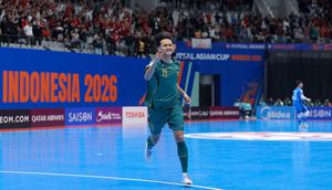 Selebrasi pemain Timnas Futsal Indonesia, Reza Gunawan usai membobol gawang Vietnam dalam laga semifinal Piala Asia Futsal 2026, Selasa (3/2/2026). (Bola.com/Bagaskara Lazuardi)