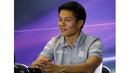 Pebalap Manor Racing F1, Rio Haryanto menjawab pertanyaan wartawan saat press conference di Sirkuit Albert Park, Australian Formula One Grand Prix, Melbourne.Kamis (17/3/2016). (REUTERS/Brandon Malone)