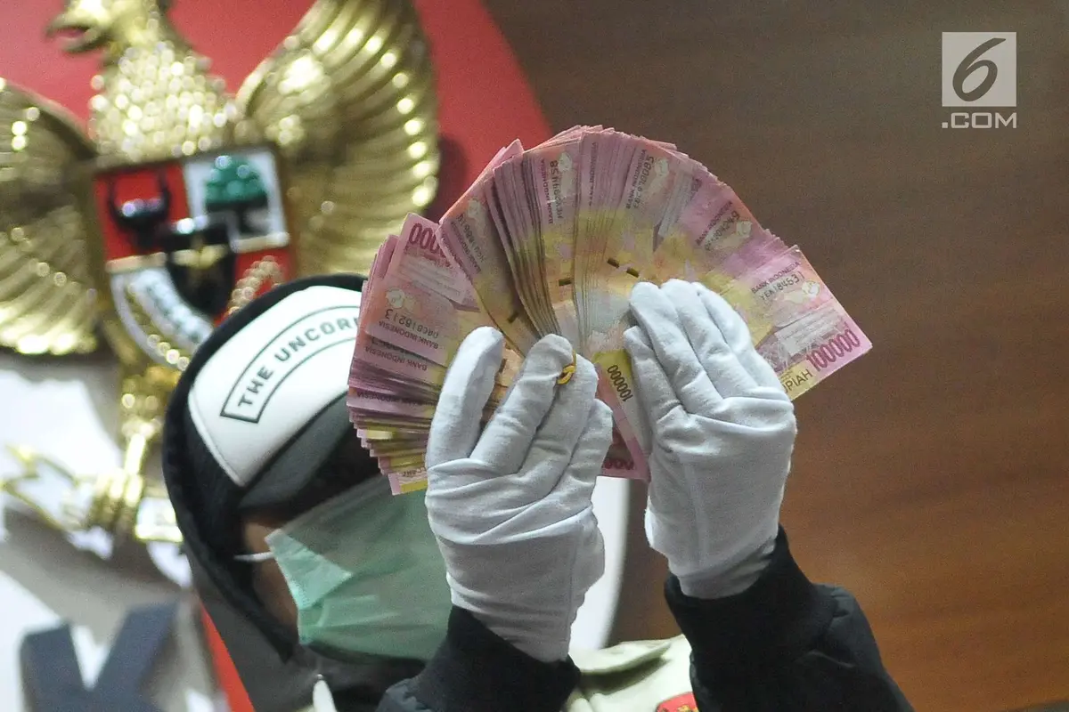 KPK Tunjukkan Uang Sitaan Hasil OTT di Bengkulu
