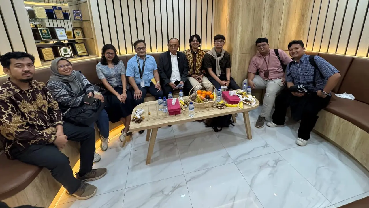Yayasan Keanekaragaman Hayati Indonesia (KEHATI) bersama Forum Dialog Konservasi Indonesia (FDKI) menyerahkan Policy Brief kepada Panitia Kerja (Panja) RUU Kehutanan di Komisi IV DPR RI.
