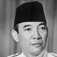Soekarno (via en.wikipedia.org)