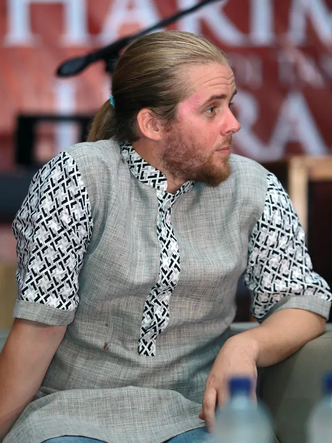 [Bintang] Mustafa (Debu)