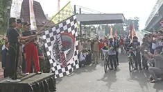 Irwasum Polri, Putut Eko Bayu Seno, Penasihat Kosti, Letnan Jenderal (Purn) Soeyono dan Waasintel Panglima TNI Brigjen TNI (MAR) R Widad Prasojo saat pelepasan kirab estafet IVCA 2018 di Museum Polri, Jakarta, Minggu (25/3). (Liputan6.com/Herman Zakharia)