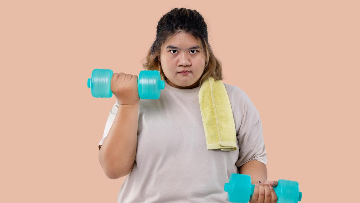 3 Manfaat Angkat Beban untuk Mengecilkan Perut, Baik Dipadukan dengan Diet