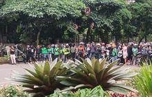Ricuh Lagi di DPRD Jabar, Massa Seret dan Bakar Motor, Polisi-TNI Dikerahkan