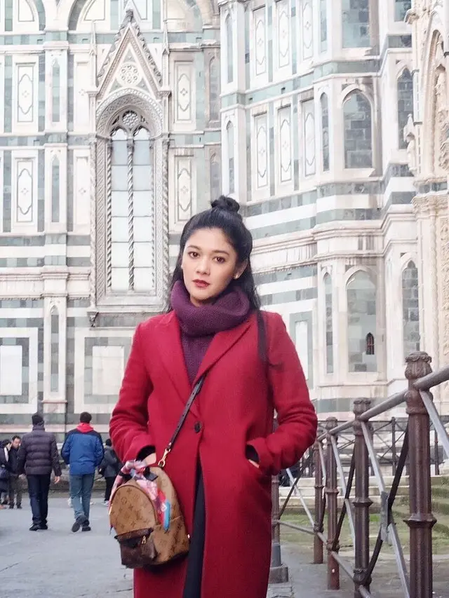 [Bintang] Klasik Chic, Outfit Liburan Naysila Mirdad Ini Cocok Dijadikan Inspirasi