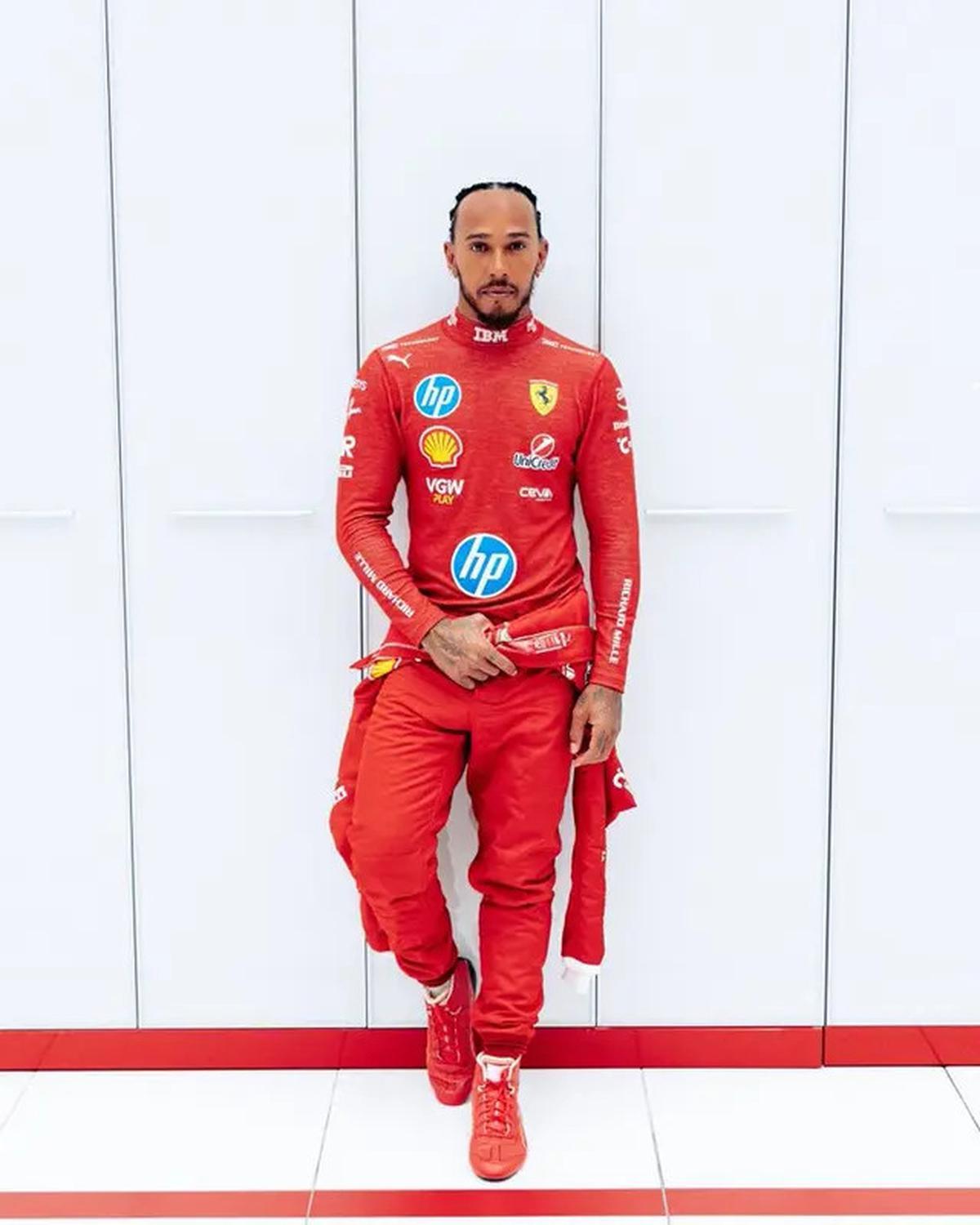 Gabung Ferrari, Lewis Hamilton Menikmati Tantangan Baru Jelang Akhir Kariernya di Formula 1
