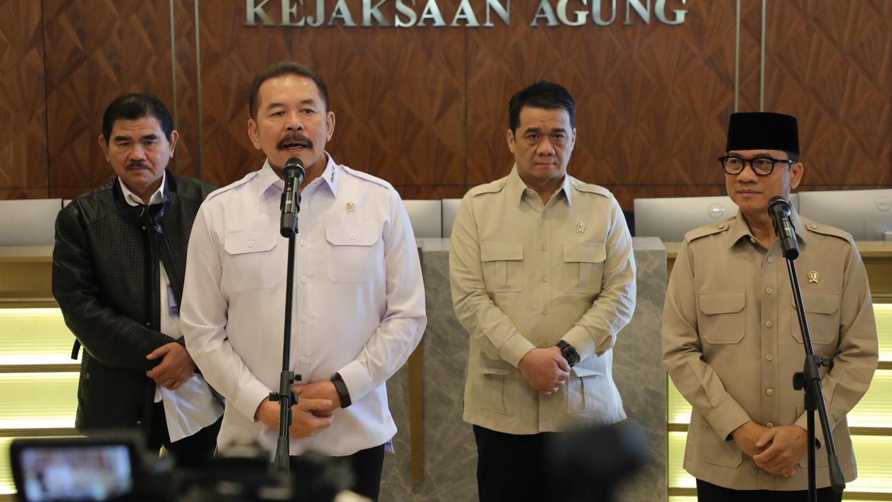 Setelah Pimpinan KPK, Mendes Yandri Temui Jaksa Agung Bahas Kebocoran Dana Desa